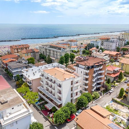 Hotel Nobel Rimini Extérieur photo