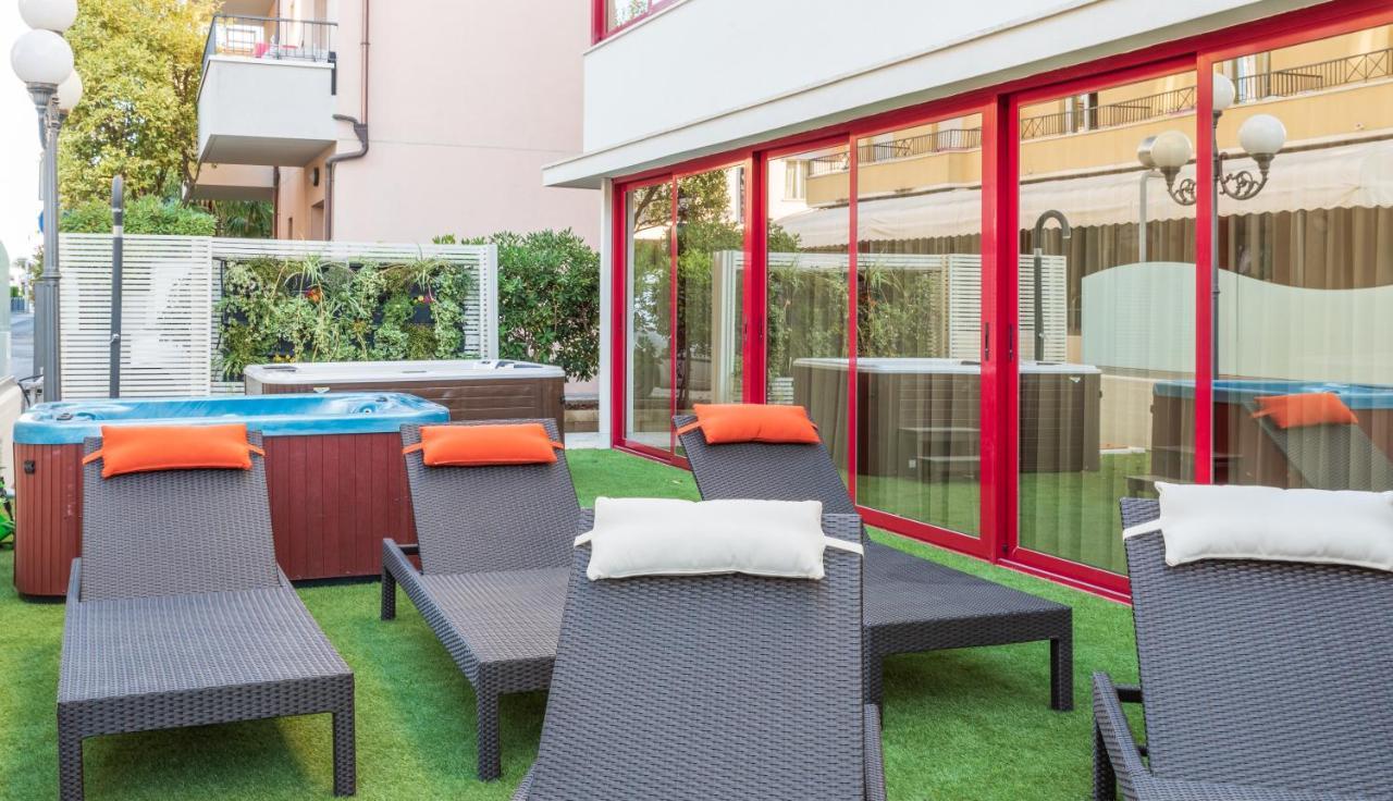 Hotel Nobel Rimini Extérieur photo