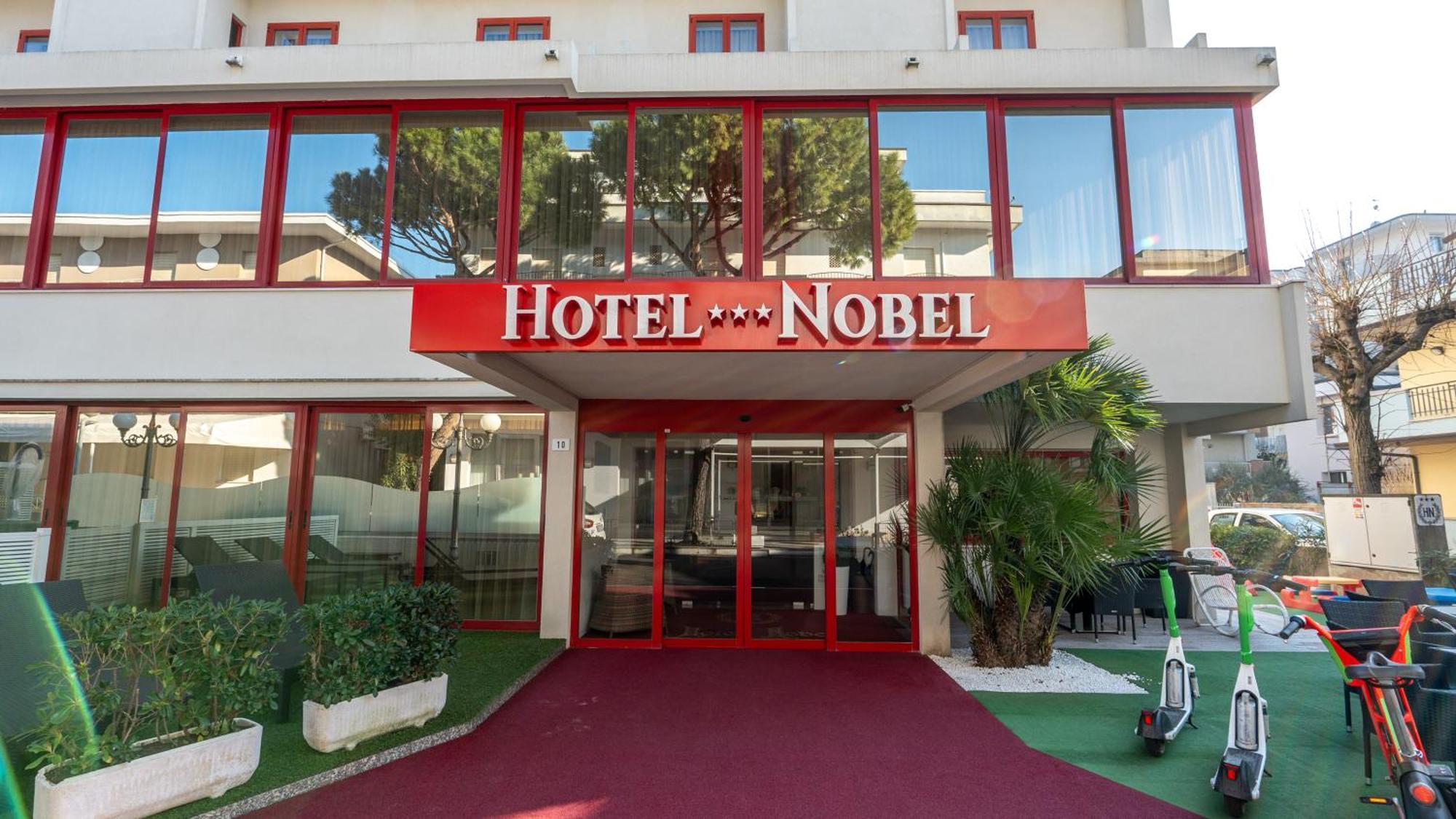 Hotel Nobel Rimini Extérieur photo