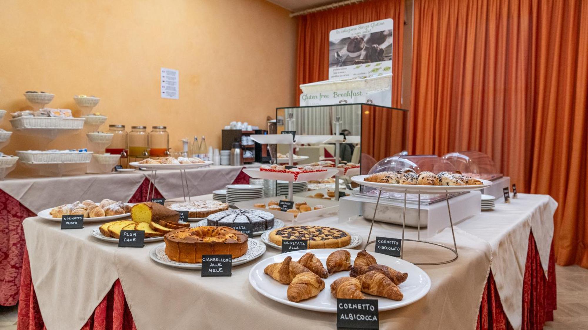 Hotel Nobel Rimini Extérieur photo