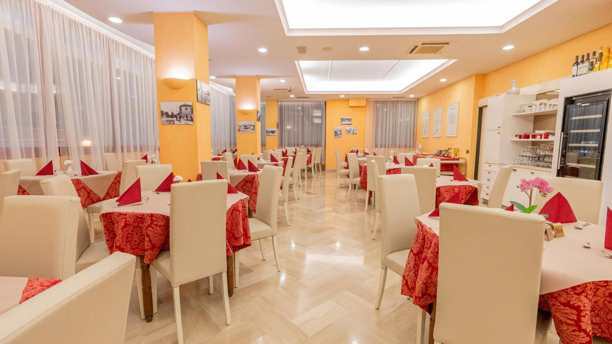 Hotel Nobel Rimini Extérieur photo