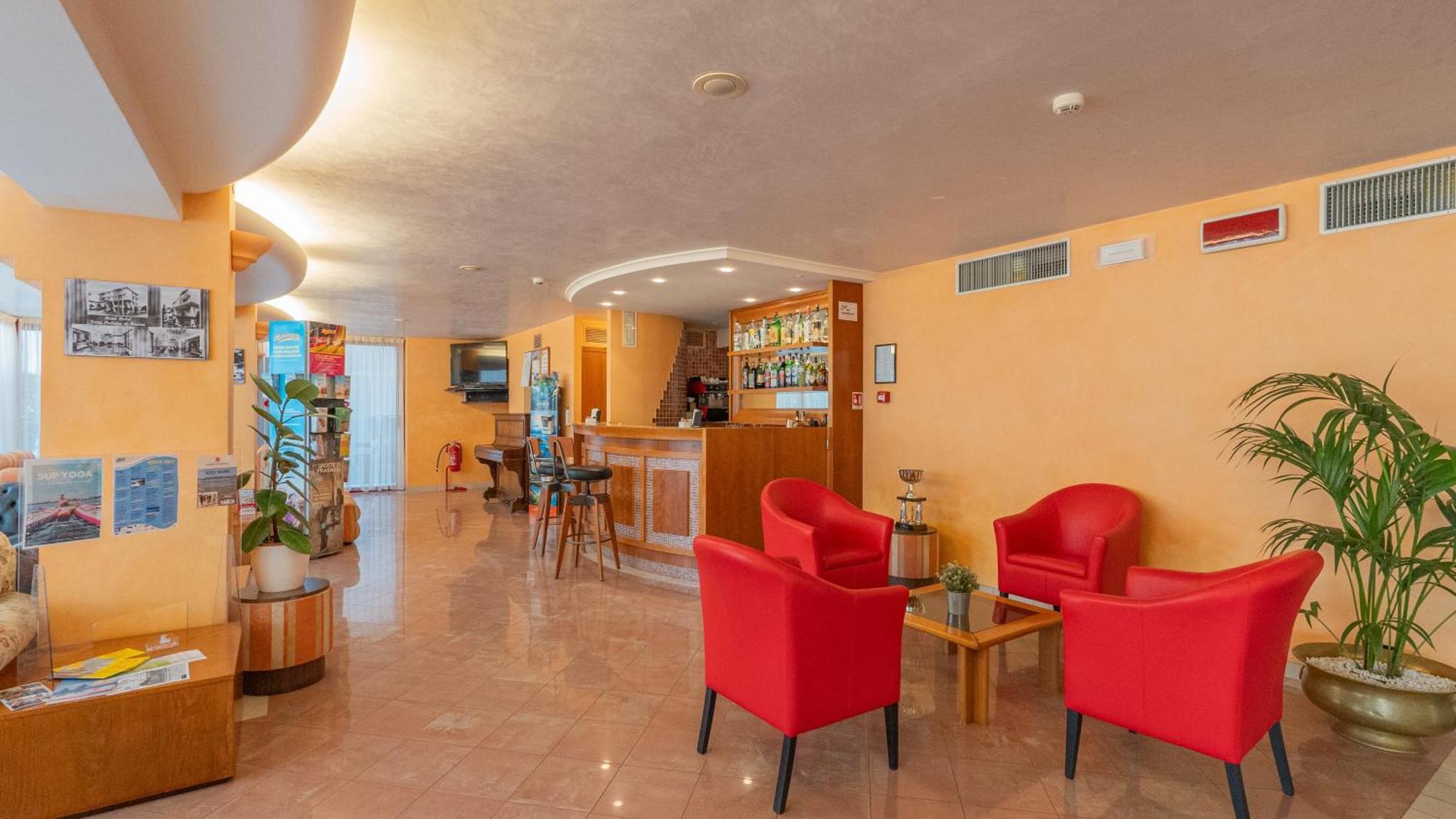Hotel Nobel Rimini Extérieur photo