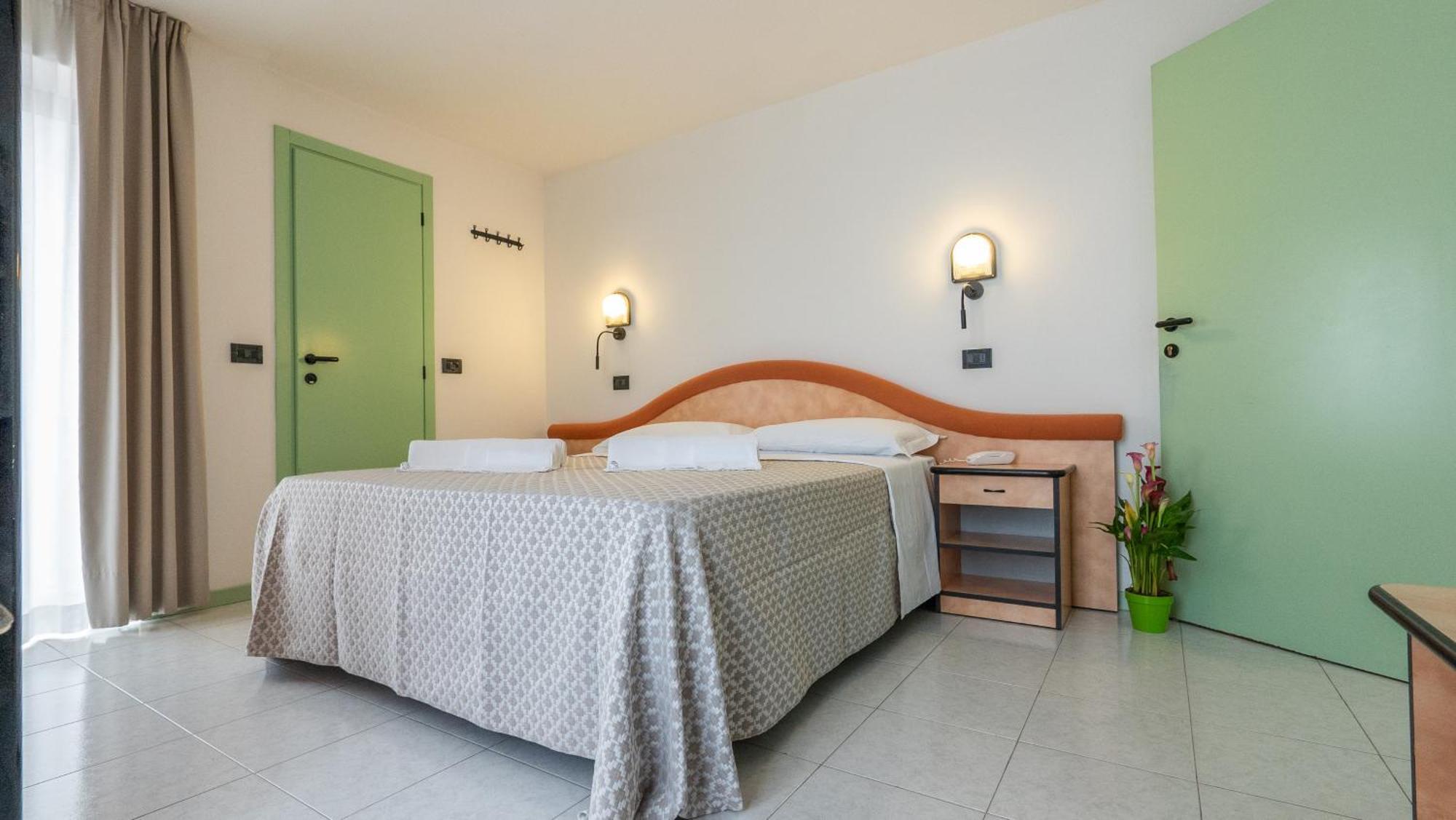 Hotel Nobel Rimini Extérieur photo