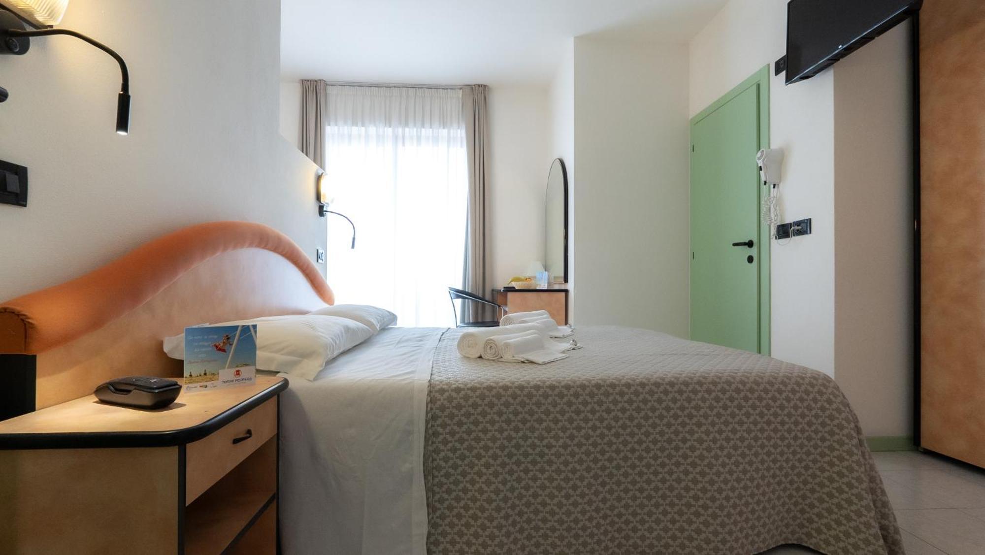 Hotel Nobel Rimini Extérieur photo
