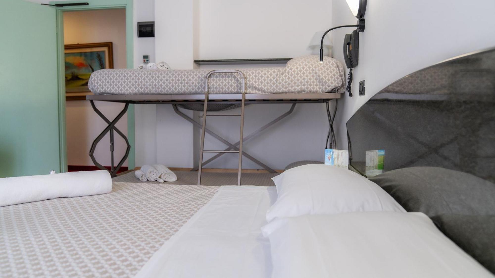 Hotel Nobel Rimini Extérieur photo